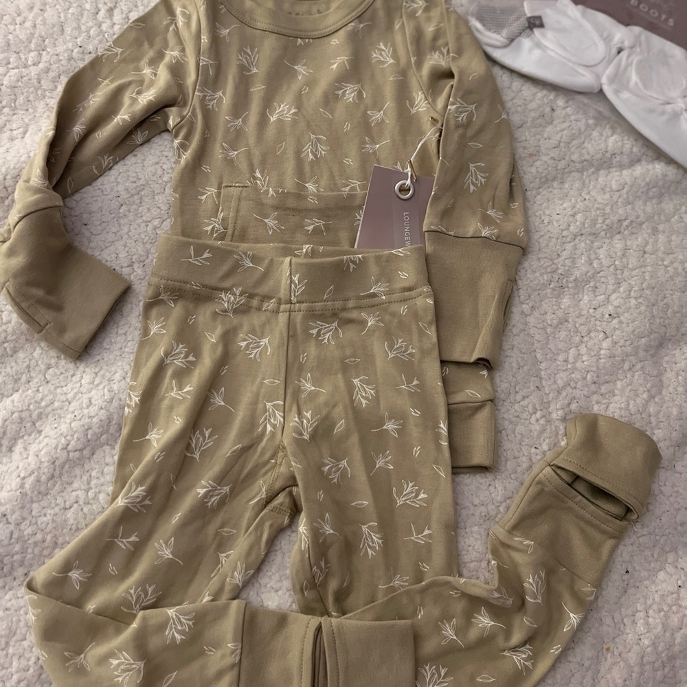 2t loungewear, goumikids, organic/ bamboo material. Sized generously.NEW w/tags